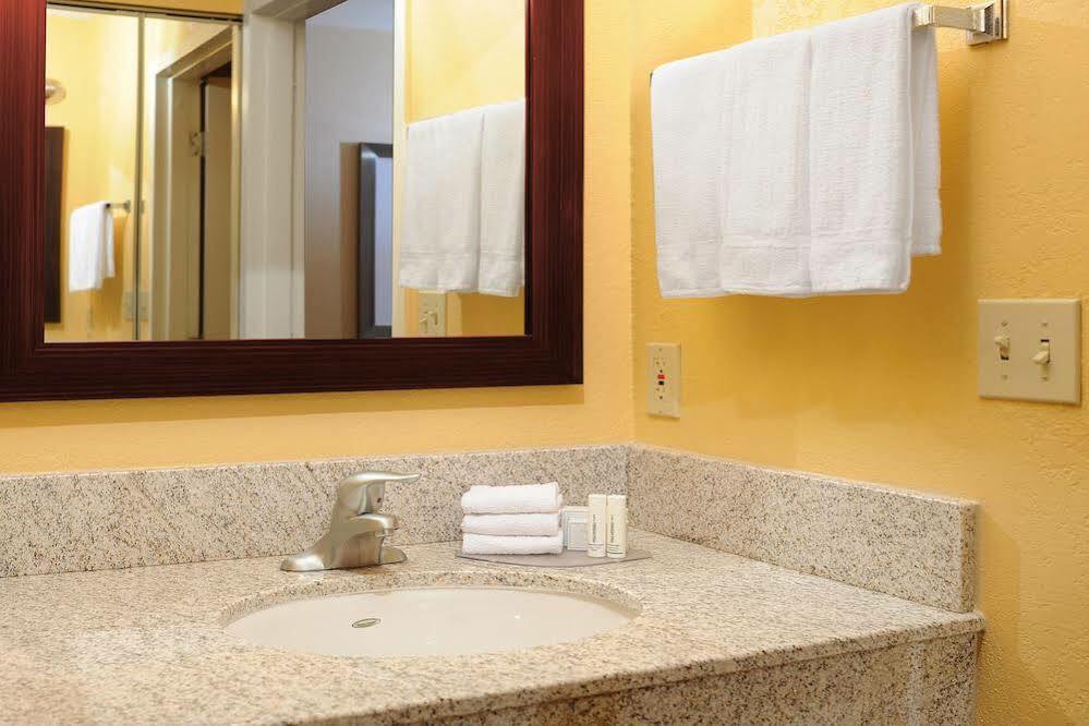 Courtyard By Marriott Oklahoma City Northwest Екстер'єр фото