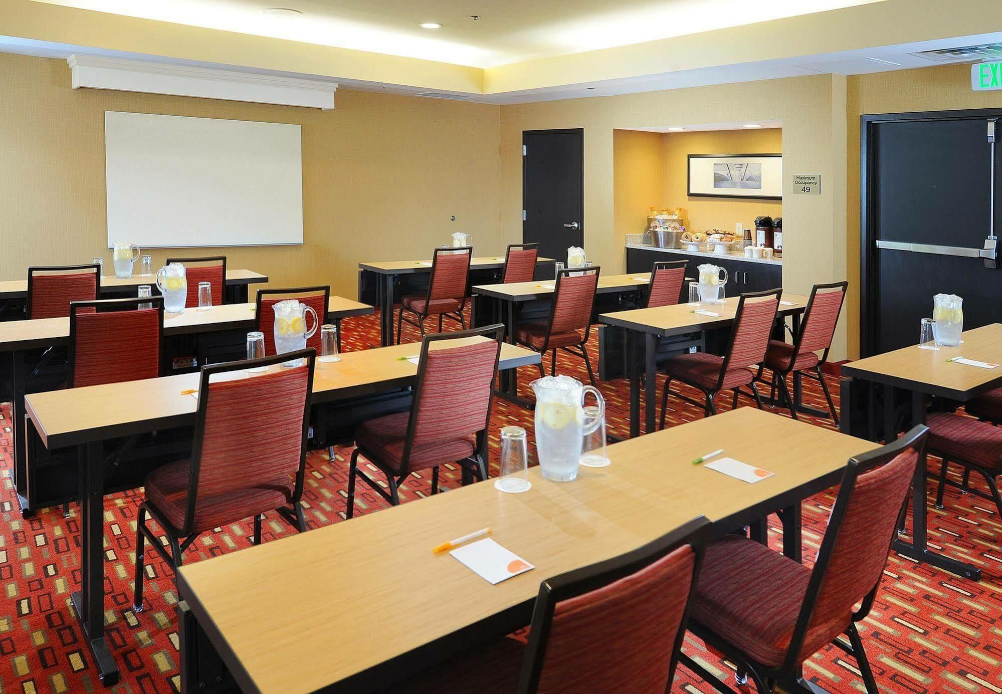 Courtyard By Marriott Oklahoma City Northwest Екстер'єр фото